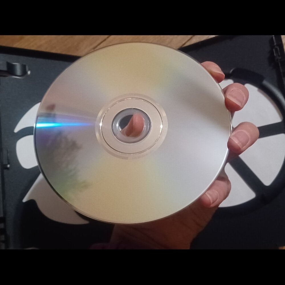 District 9 DVD (SCI-FI movie) - Picture 5 of 8